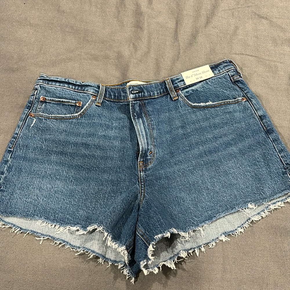 New Abercrombie mom shorts